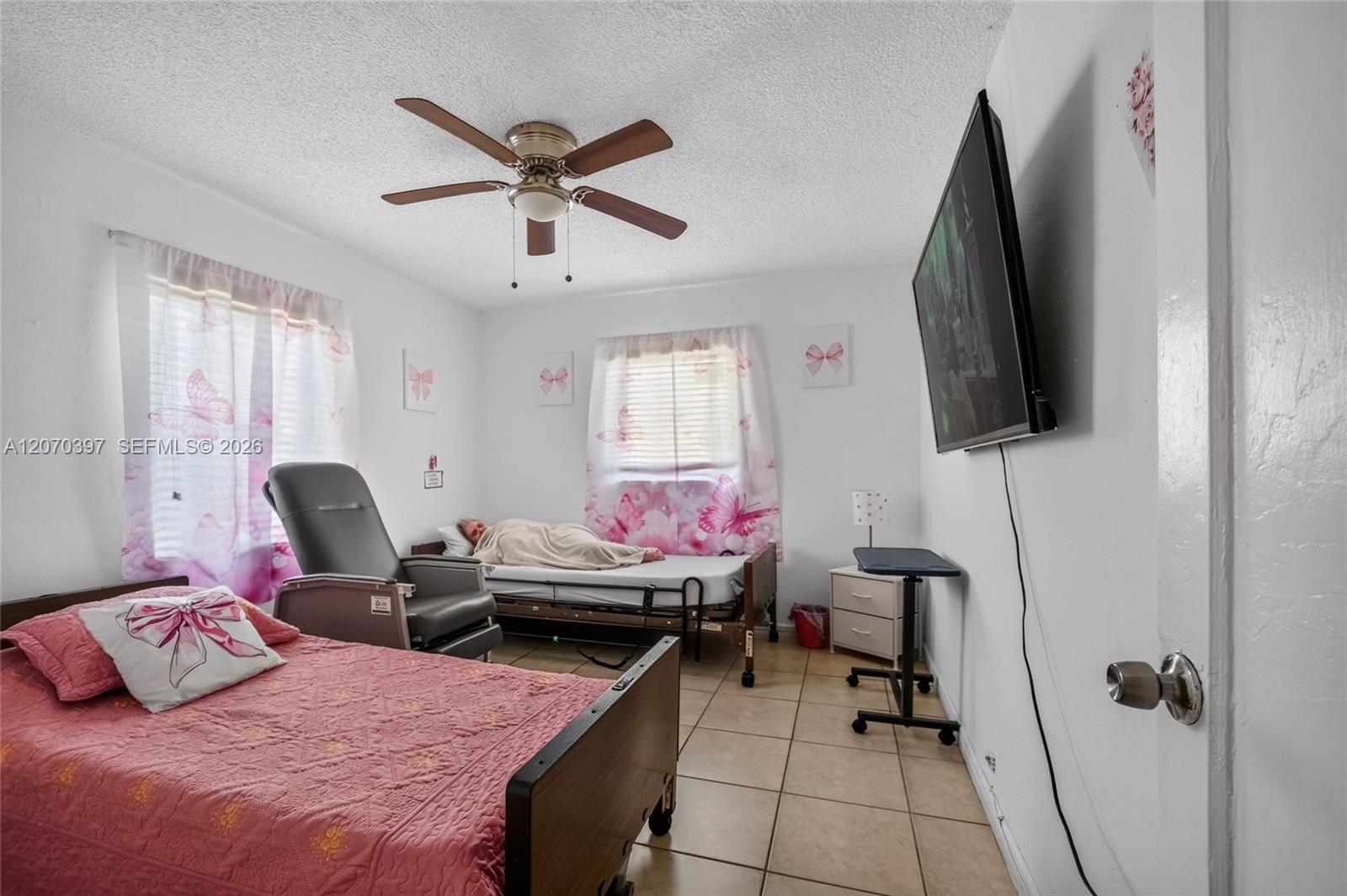   /   sq. ft. $ 2026-08-13 0 foto