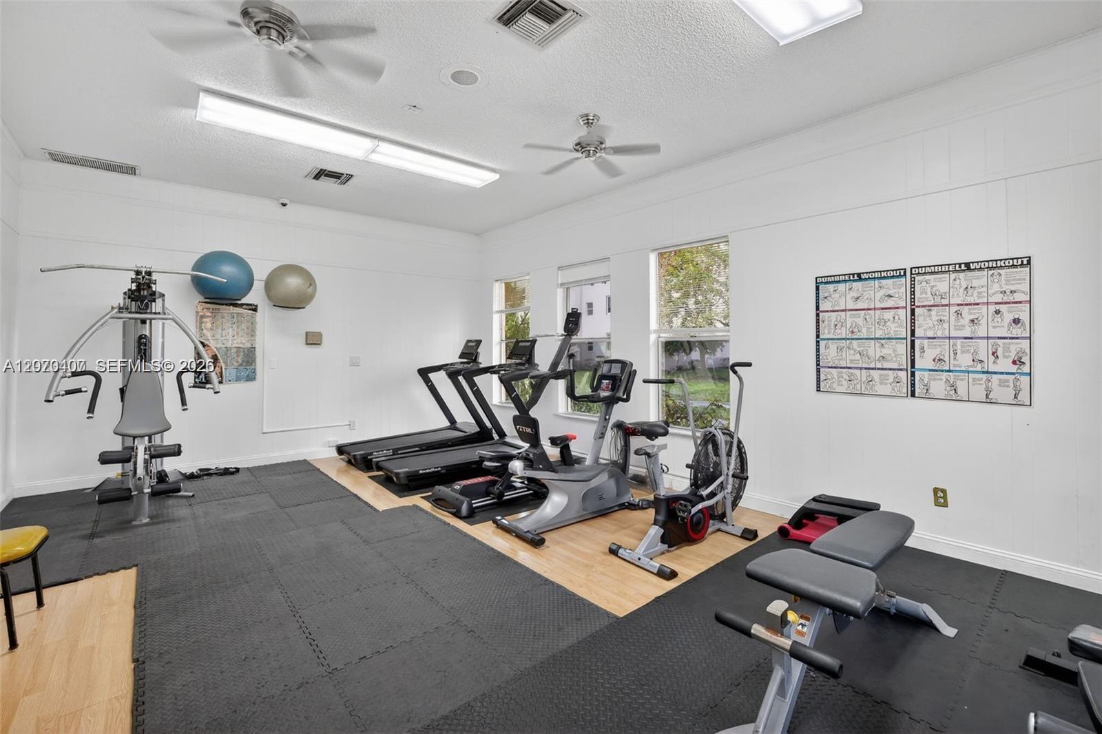 400K 1 / 2 835 sq. ft. $ 2026-08-13 0 Photo