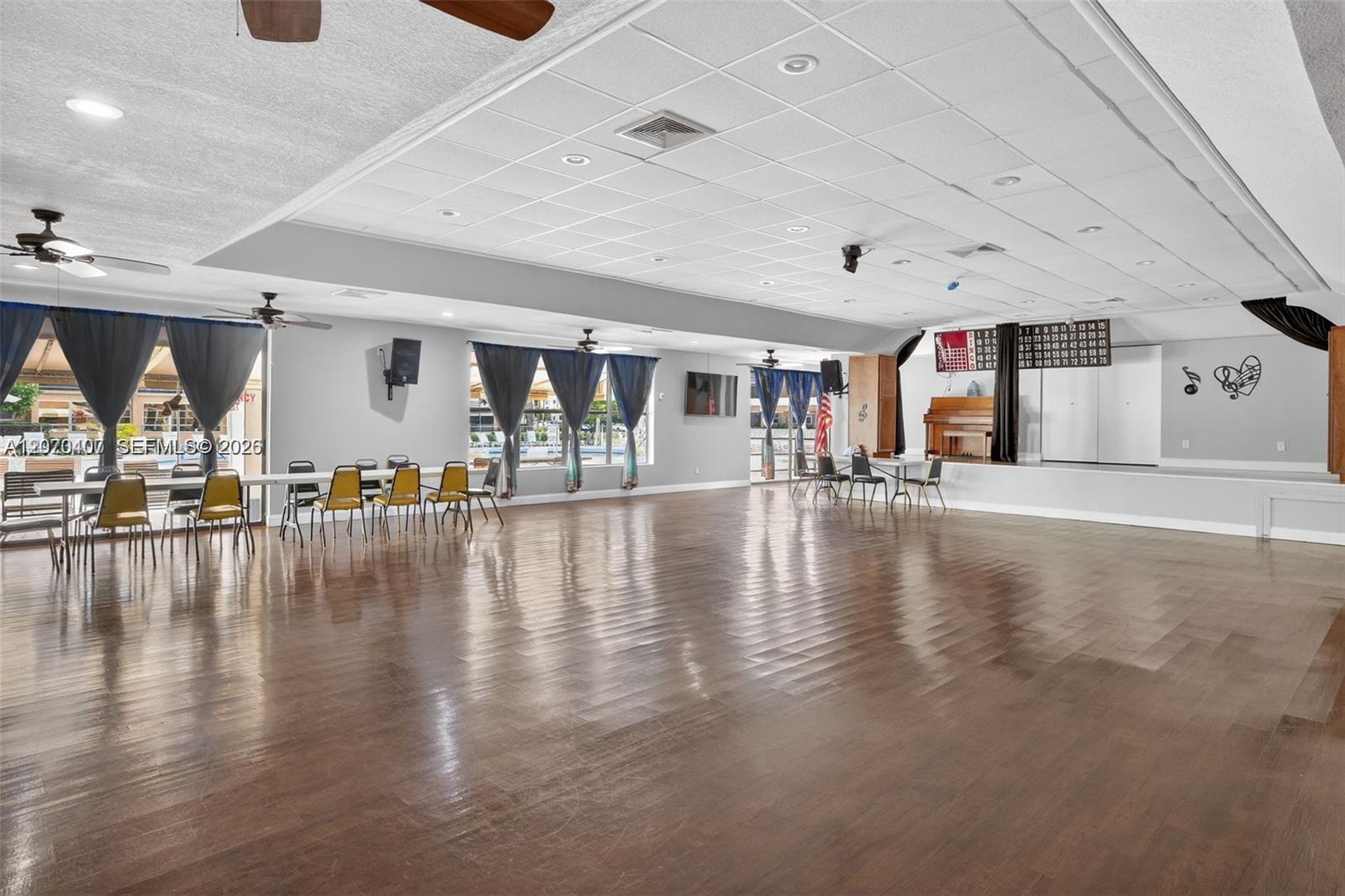400K 1 / 2 835 sq. ft. $ 2026-08-13 0 Photo