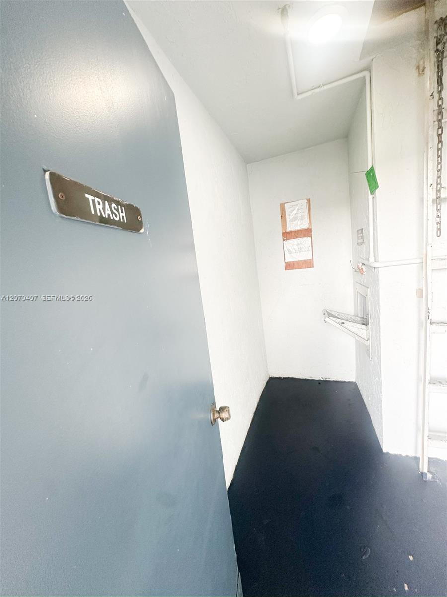 400K 1 / 2 835 sq. ft. $ 2026-08-13 0 Photo