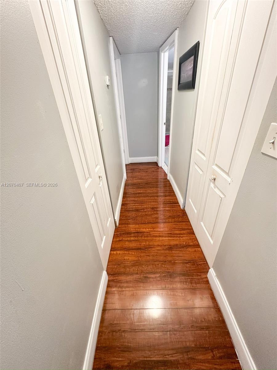 400K 1 / 2 835 sq. ft. $ 2026-08-13 0 Photo