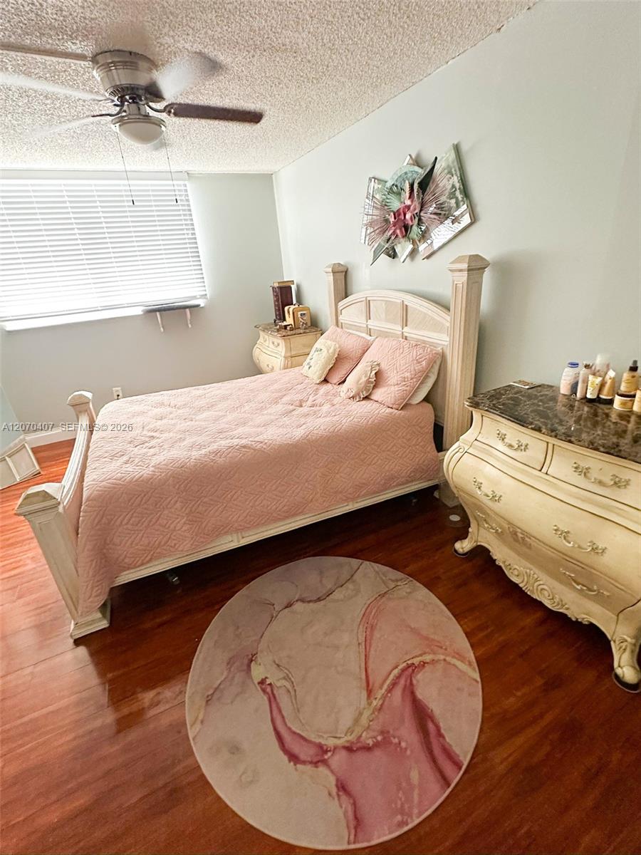 400K 1 / 2 835 sq. ft. $ 2026-08-13 0 Photo