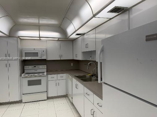 Photo of 1904 Ocean Dr #1107, Hallandale Beach, Florida, 33009 -