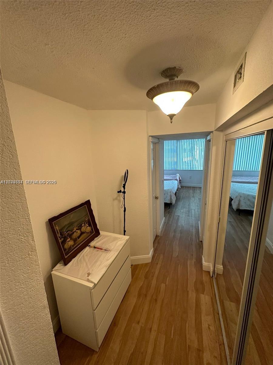 209-2 2 / 2 1315 sq. ft. $ 2026-08-13 0 foto