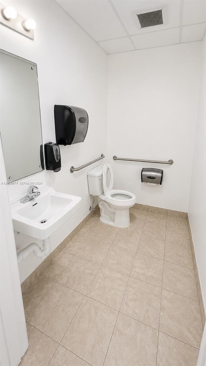 A-4  /   sq. ft. $ 2026-08-13 0 foto