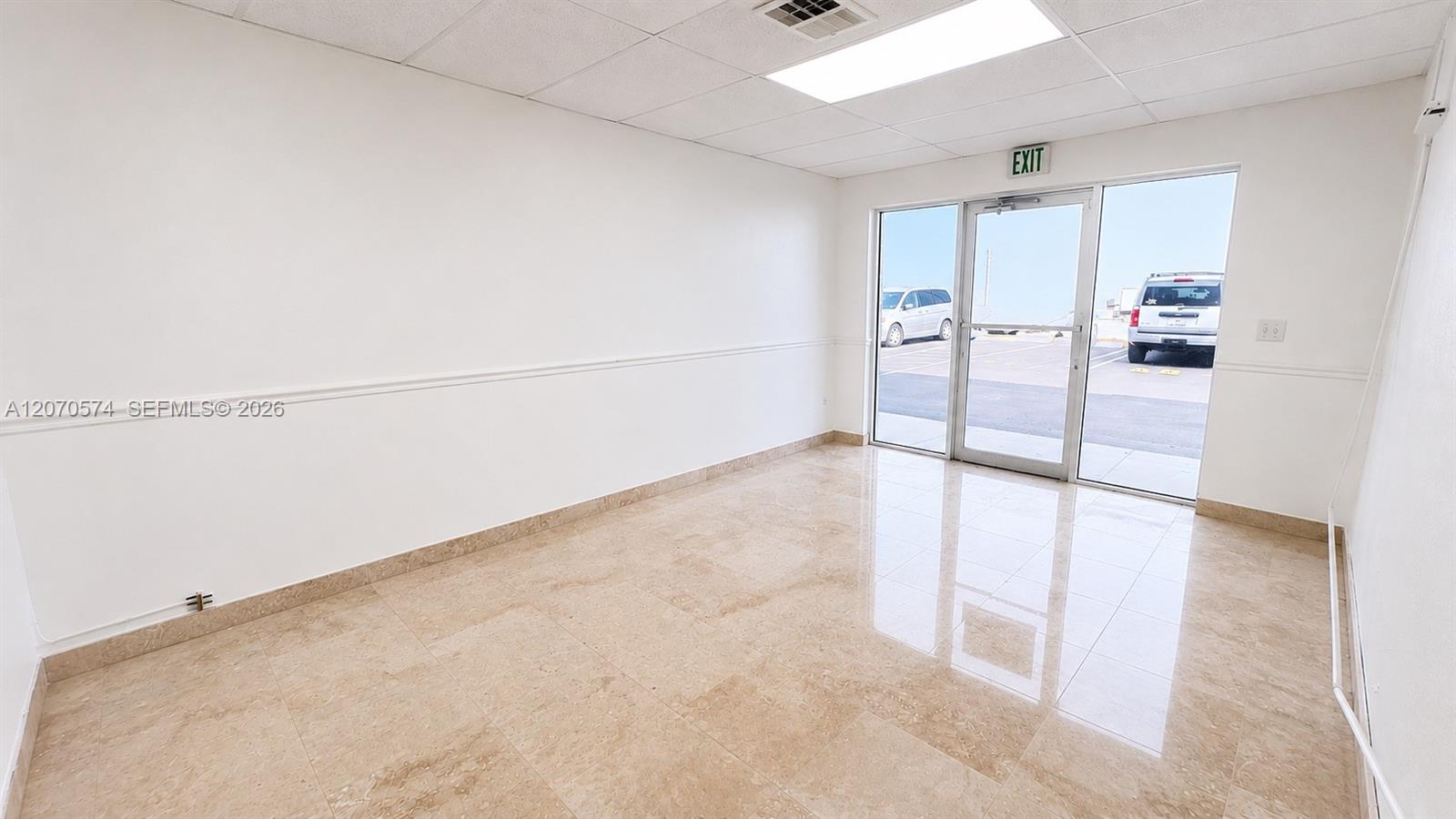 A-4  /   sq. ft. $ 2026-08-13 0 foto