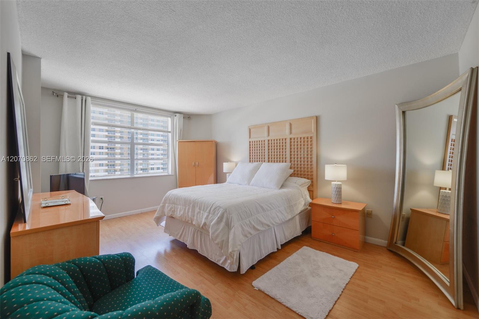 See details 7G 2 / 2 1240 sq. ft. $ 2026-08-13 0 Photo