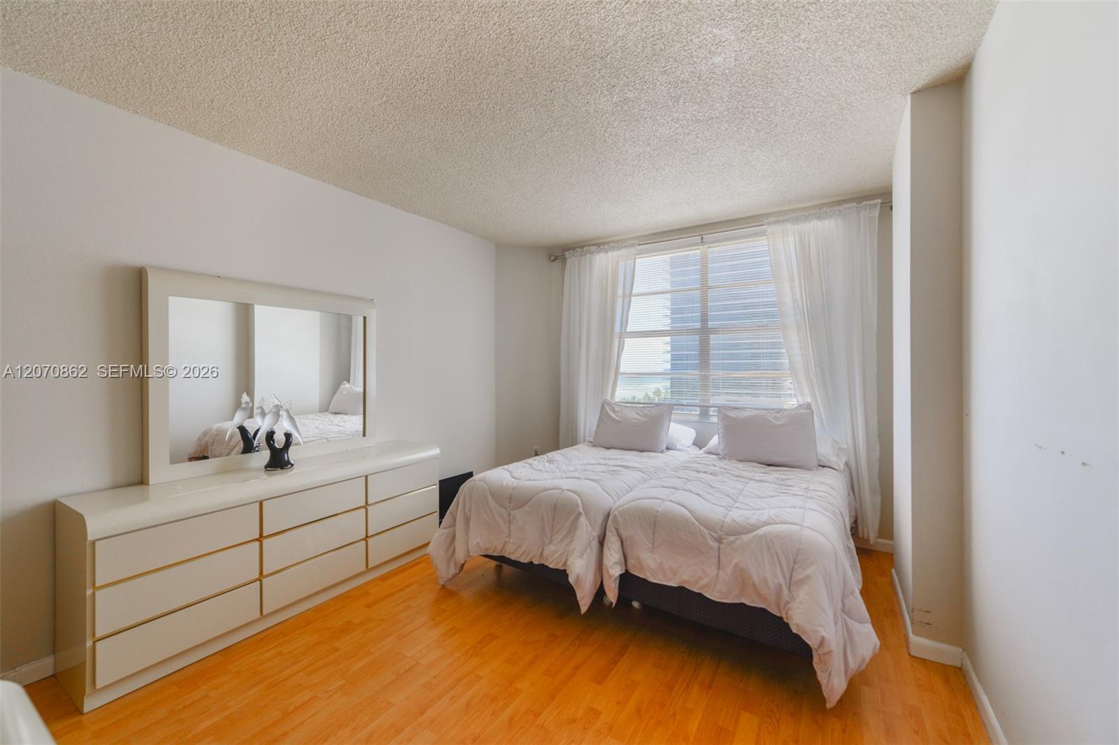 See details 7G 2 / 2 1240 sq. ft. $ 2026-08-13 0 Photo
