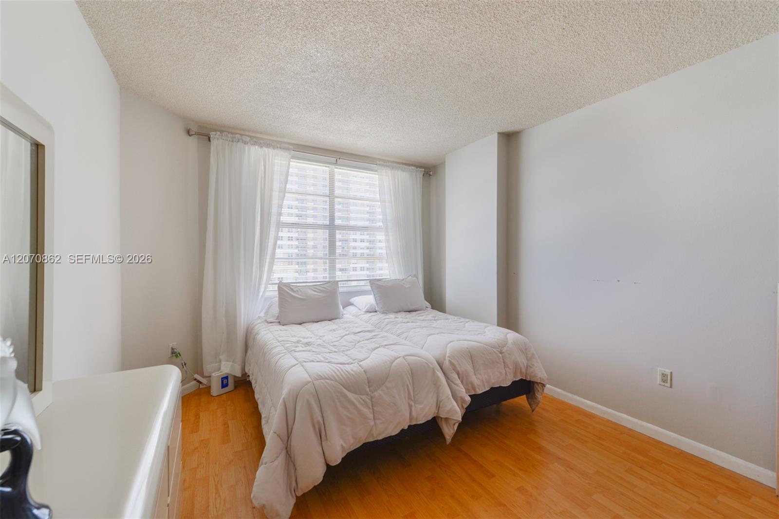 See details 7G 2 / 2 1240 sq. ft. $ 2026-08-13 0 Photo