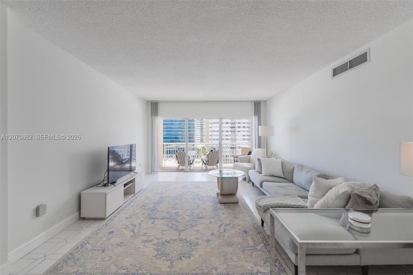 See details 7G 2 / 2 1240 sq. ft. $ 2026-08-13 0 Photo