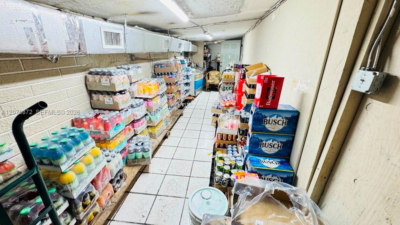   /   кв.футов $ 2026-08-13 0 Фото