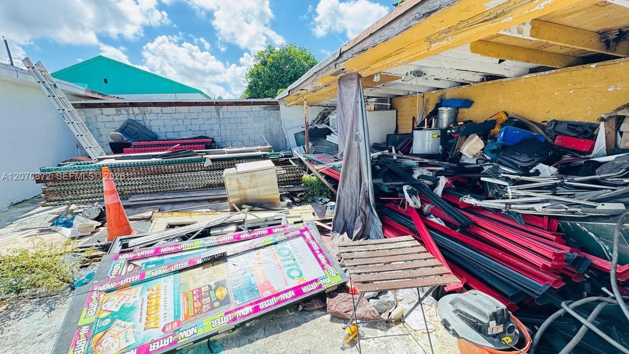   /   кв.футов $ 2026-08-13 0 Фото