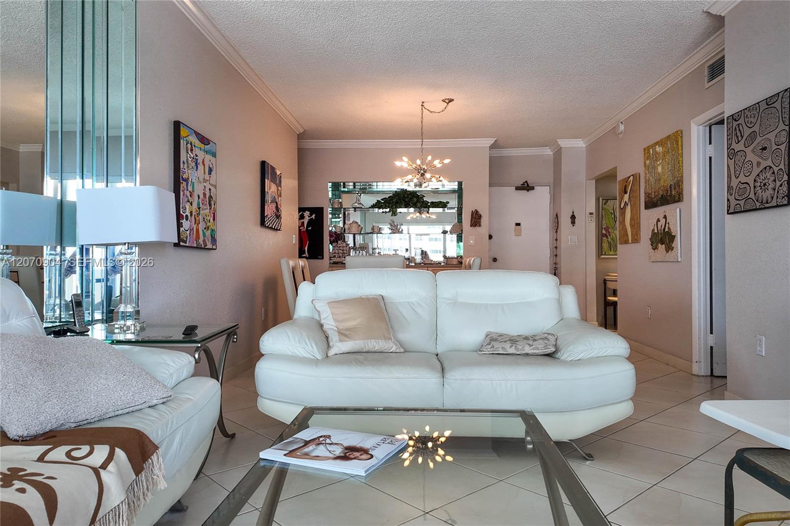 See details 9C 1 / 2 870 sq. ft. $ 2026-08-13 0 Photo