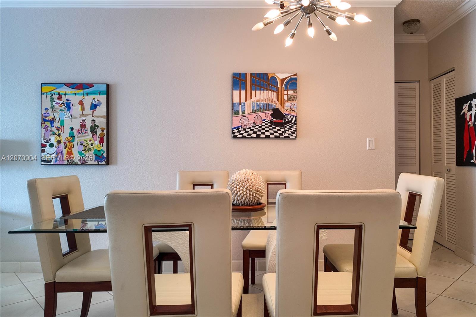 See details 9C 1 / 2 870 sq. ft. $ 2026-08-13 0 Photo