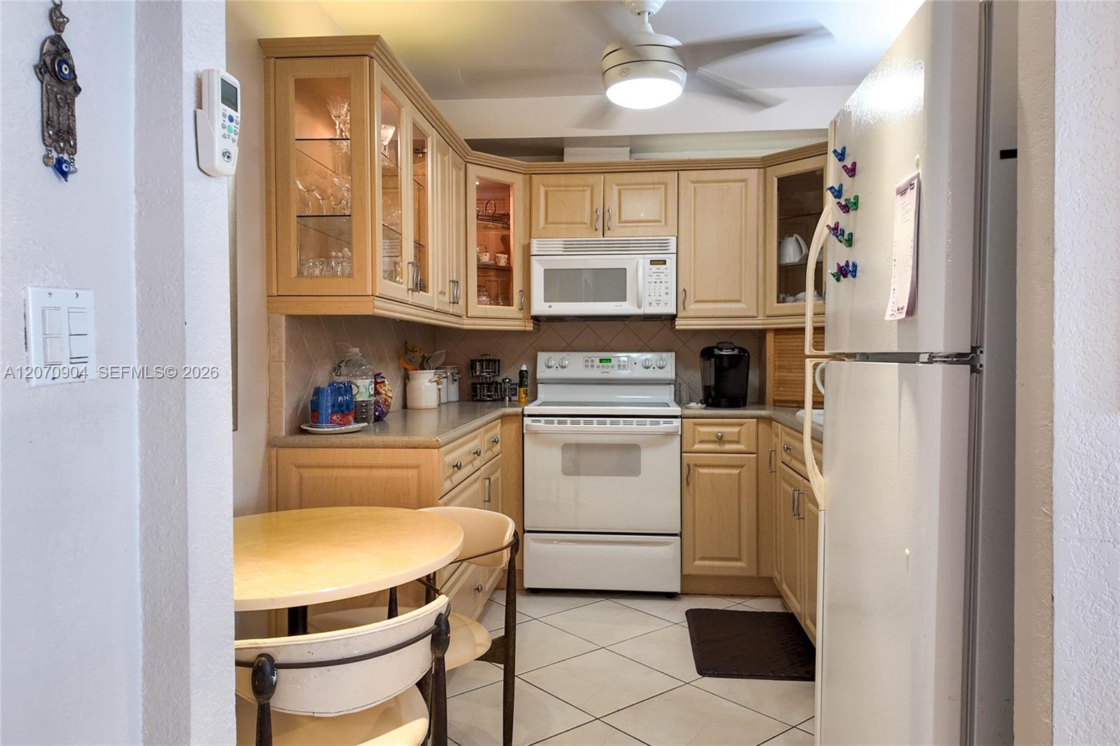See details 9C 1 / 2 870 sq. ft. $ 2026-08-13 0 Photo