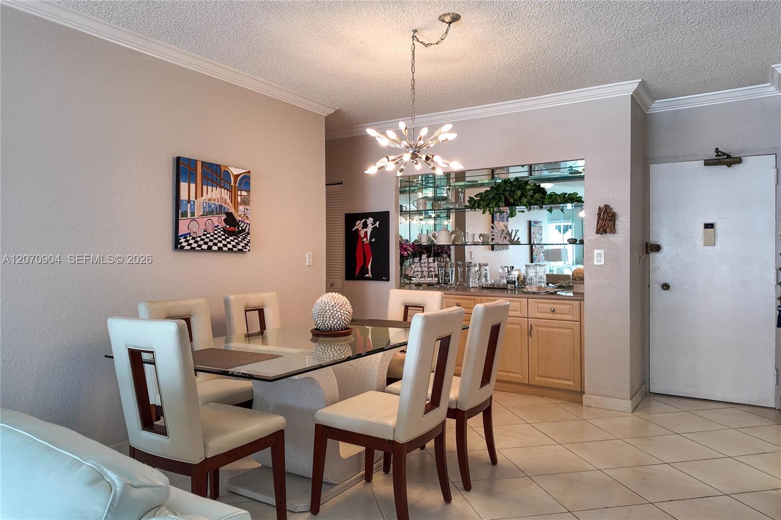 See details 9C 1 / 2 870 sq. ft. $ 2026-08-13 0 Photo