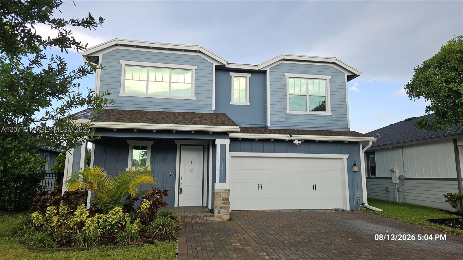 1328 4 / 3 2401 sq. ft. $ 2026-08-13 0 foto