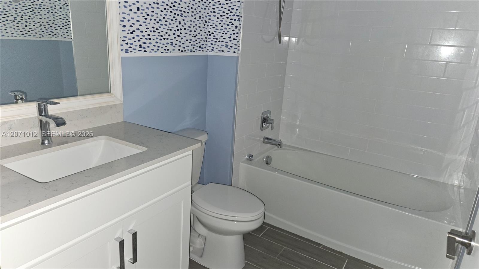 1328 4 / 3 2401 sq. ft. $ 2026-08-13 0 foto