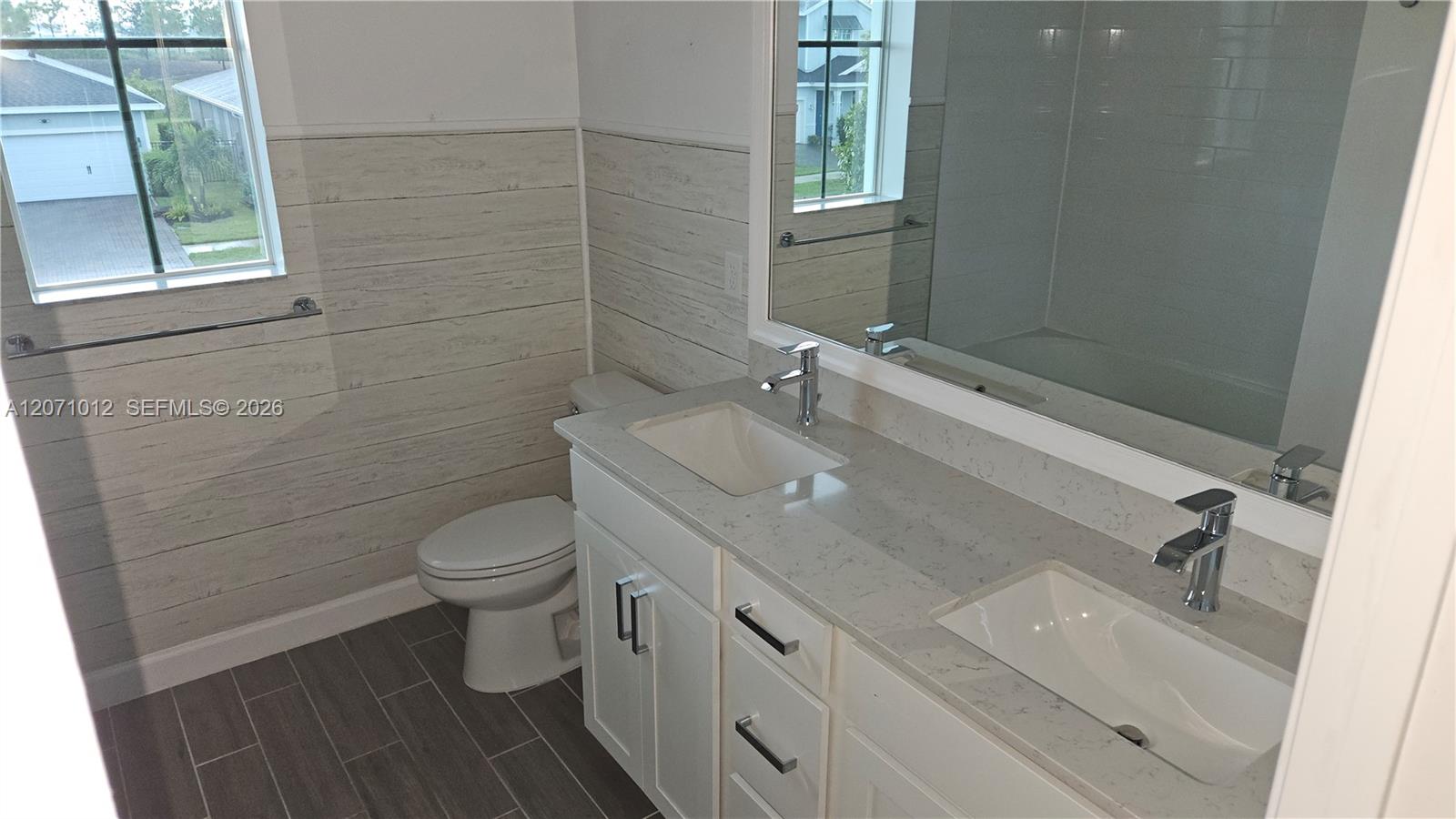 1328 4 / 3 2401 sq. ft. $ 2026-08-13 0 foto