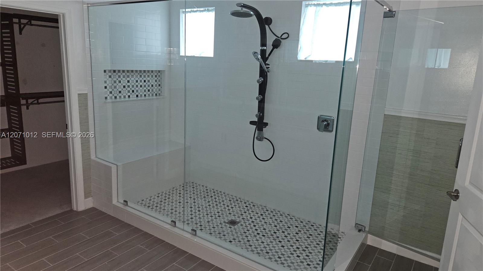 1328 4 / 3 2401 sq. ft. $ 2026-08-13 0 foto