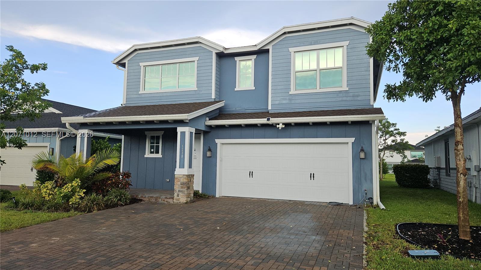 1328 4 / 3 2401 sq. ft. $ 2026-08-13 0 foto