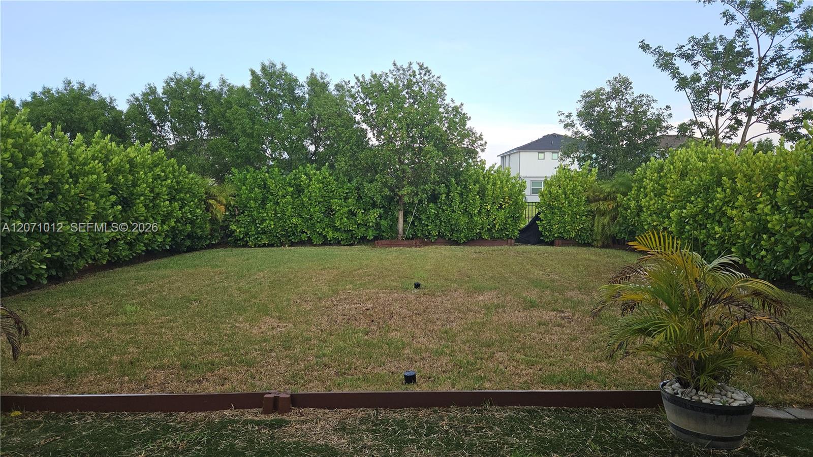 1328 4 / 3 2401 sq. ft. $ 2026-08-13 0 foto