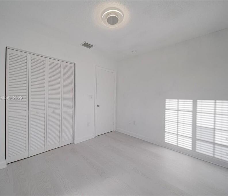 221/231  / 0 2240 sq. ft. $ 2026-08-14 0 foto