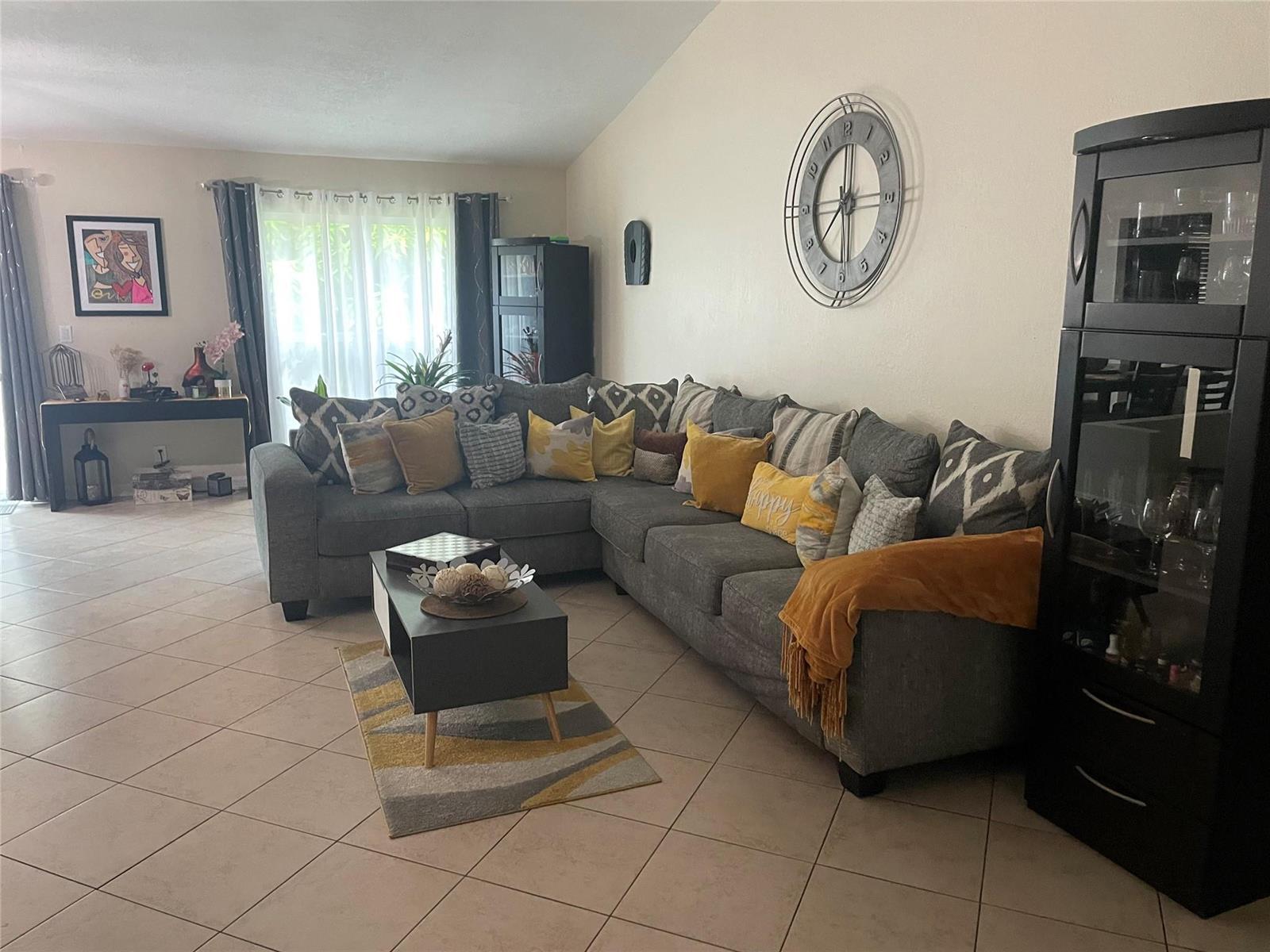 Ver detalles 8311 3 / 2 1844 sq. ft. $ 2026-08-14 0 foto