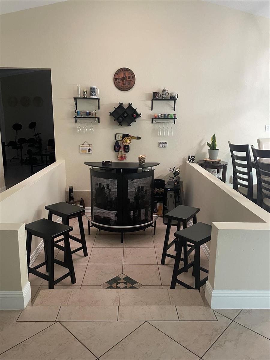 Ver detalles 8311 3 / 2 1844 sq. ft. $ 2026-08-14 0 foto