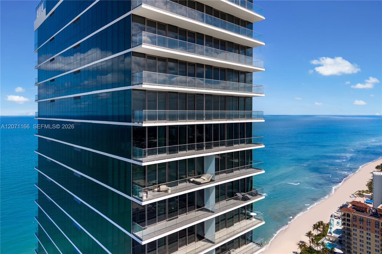 Ver detalles 20A 3 / 4 2913 sq. ft. $ 2026-08-14 0 foto