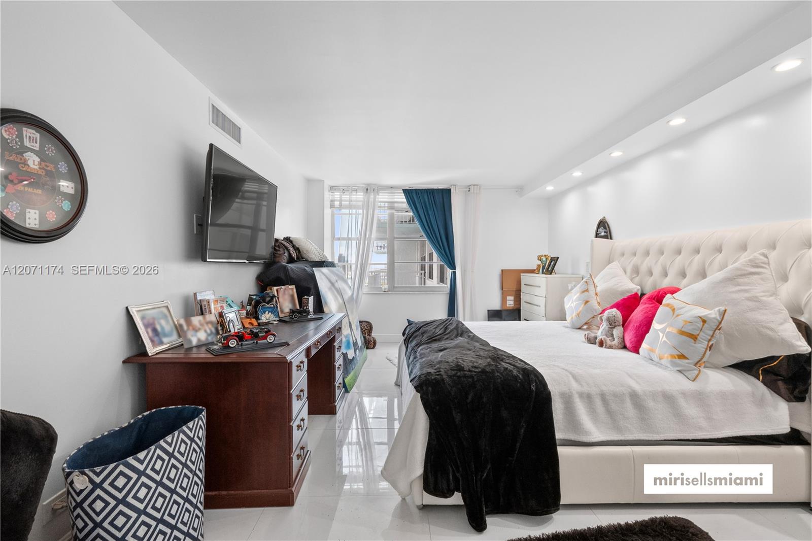 Ver detalles 1901 2 / 2 1488 sq. ft. $ 2026-08-14 0 foto