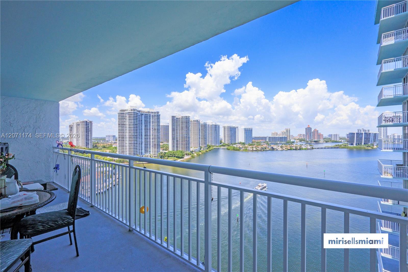 Ver detalles 1901 2 / 2 1488 sq. ft. $ 2026-08-14 0 foto