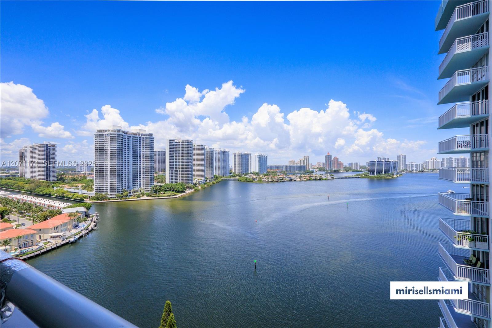 Ver detalles 1901 2 / 2 1488 sq. ft. $ 2026-08-14 0 foto