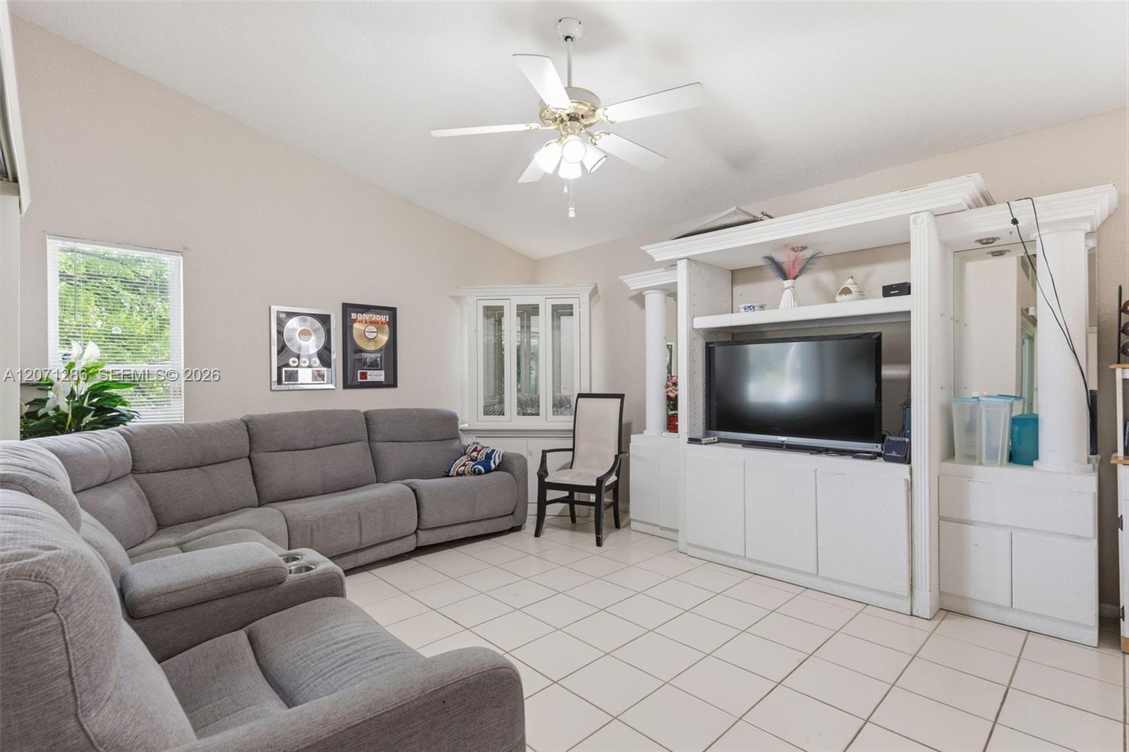 Ver detalles 3211 4 / 3 1912 sq. ft. $ 2026-08-14 0 foto
