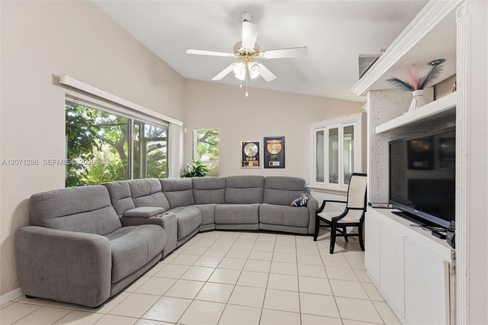 Ver detalles 3211 4 / 3 1912 sq. ft. $ 2026-08-14 0 foto