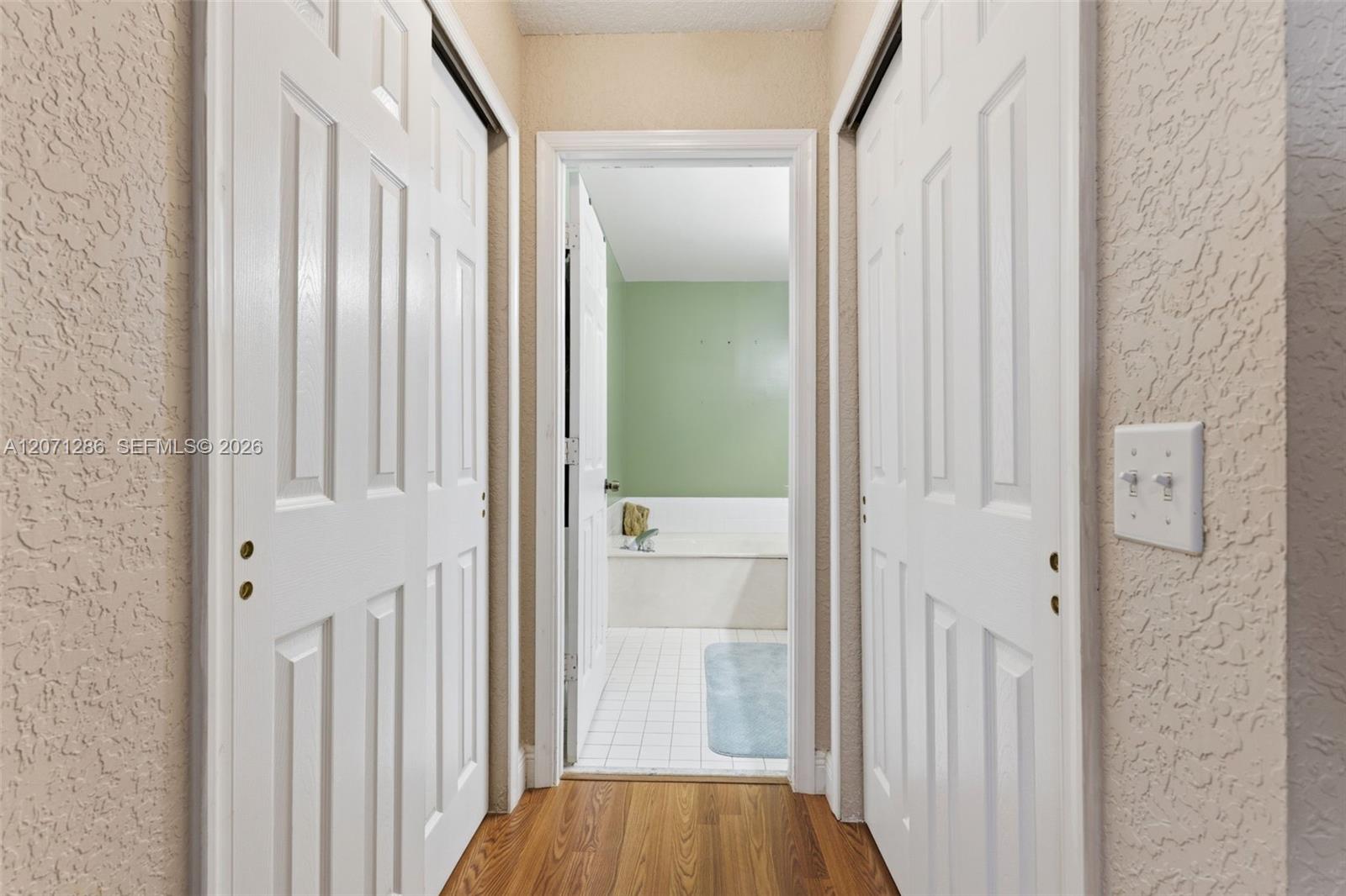 Ver detalles 3211 4 / 3 1912 sq. ft. $ 2026-08-14 0 foto