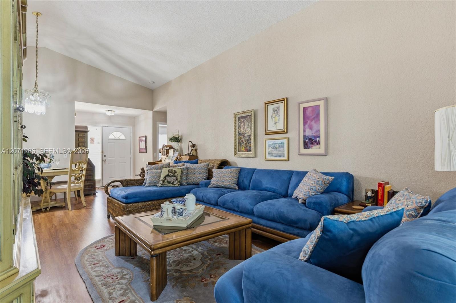 Ver detalles 3211 4 / 3 1912 sq. ft. $ 2026-08-14 0 foto