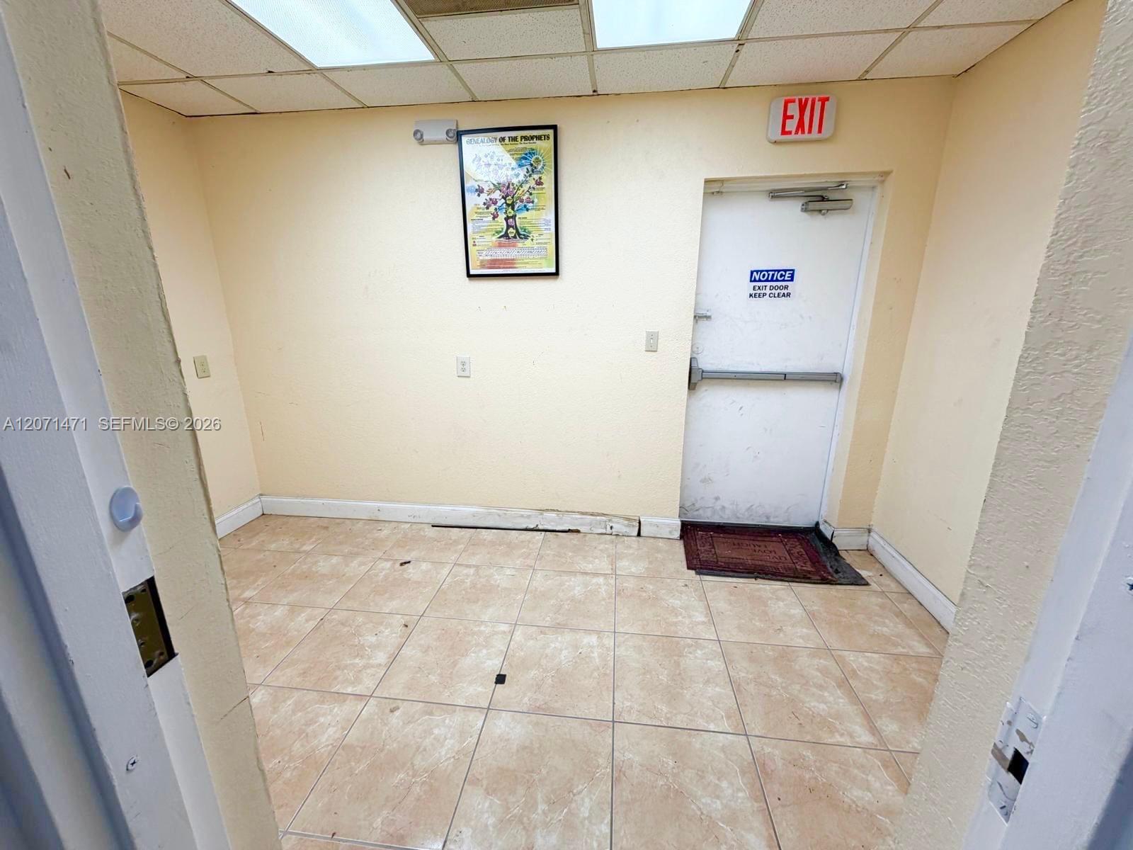   /   sq. ft. $ 2026-08-14 0 foto