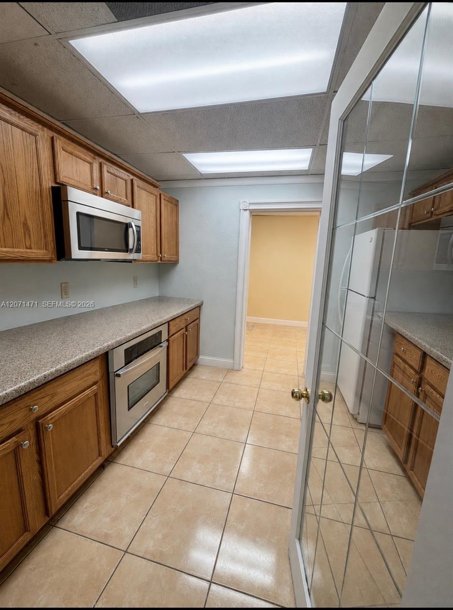   /   sq. ft. $ 2026-08-14 0 foto