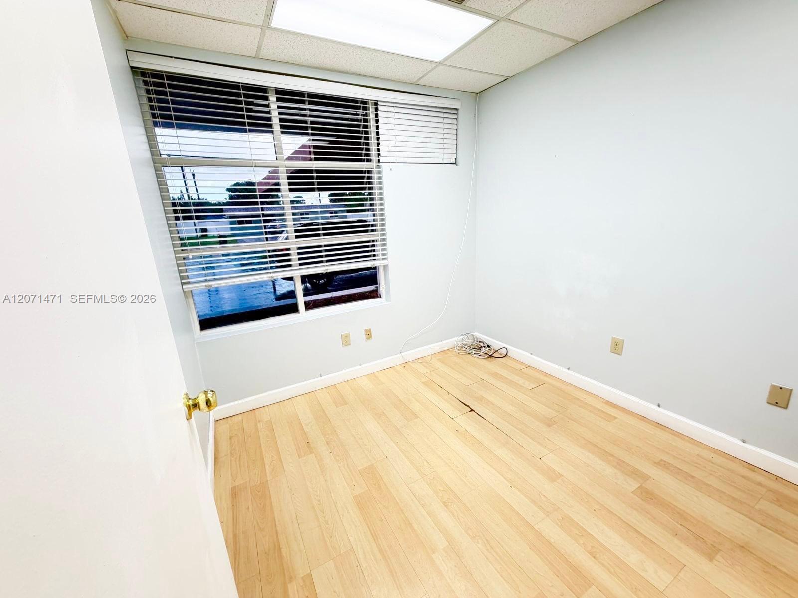   /   sq. ft. $ 2026-08-14 0 foto