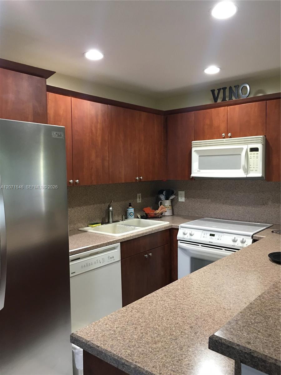 Ver detalles / 2400 sq. ft. $ 2026-08-14 0 foto