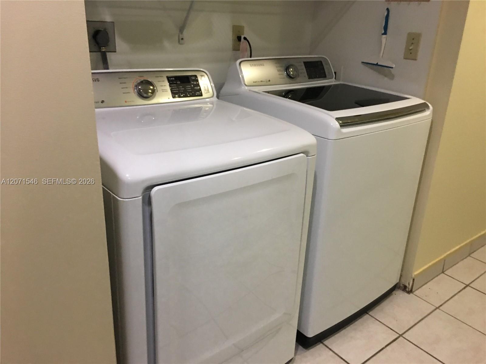Ver detalles / 2400 sq. ft. $ 2026-08-14 0 foto