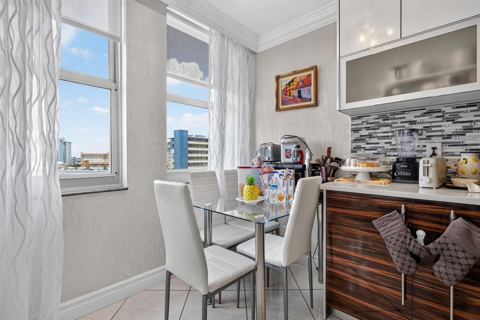 Kitchen/Dining