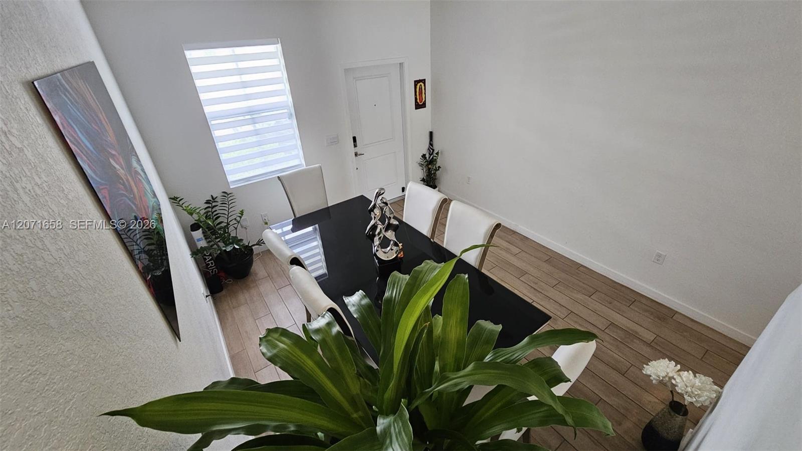 Ver detalles 1677 4 / 3 1826 sq. ft. $ 2026-08-14 0 foto