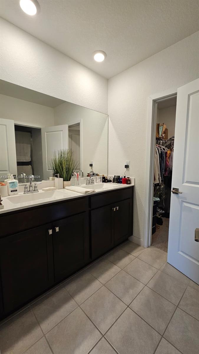 Ver detalles 1677 4 / 3 1826 sq. ft. $ 2026-08-14 0 foto
