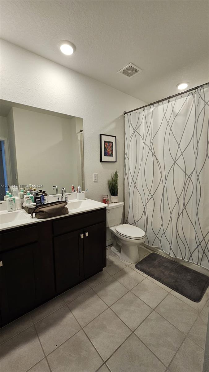 Ver detalles 1677 4 / 3 1826 sq. ft. $ 2026-08-14 0 foto