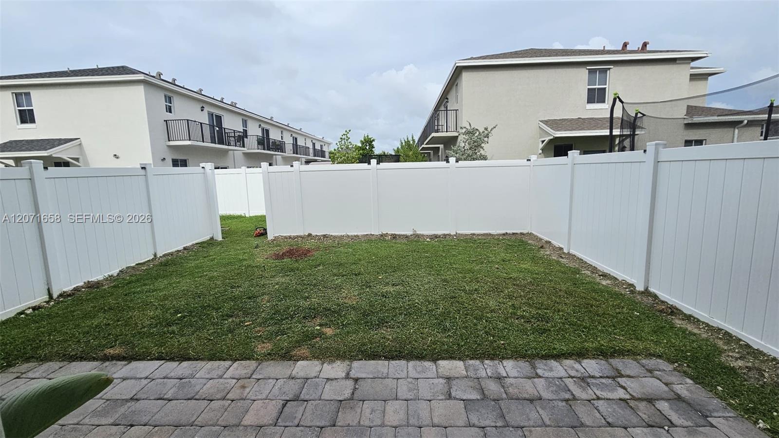 Ver detalles 1677 4 / 3 1826 sq. ft. $ 2026-08-14 0 foto