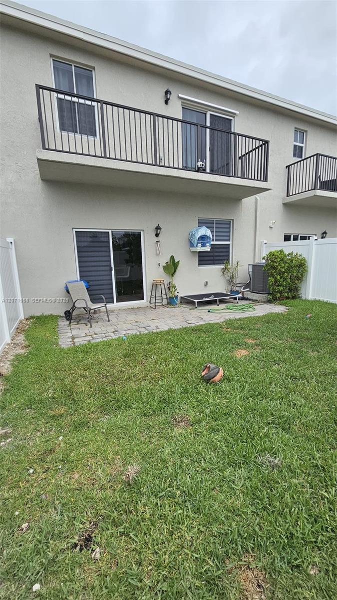 Ver detalles 1677 4 / 3 1826 sq. ft. $ 2026-08-14 0 foto