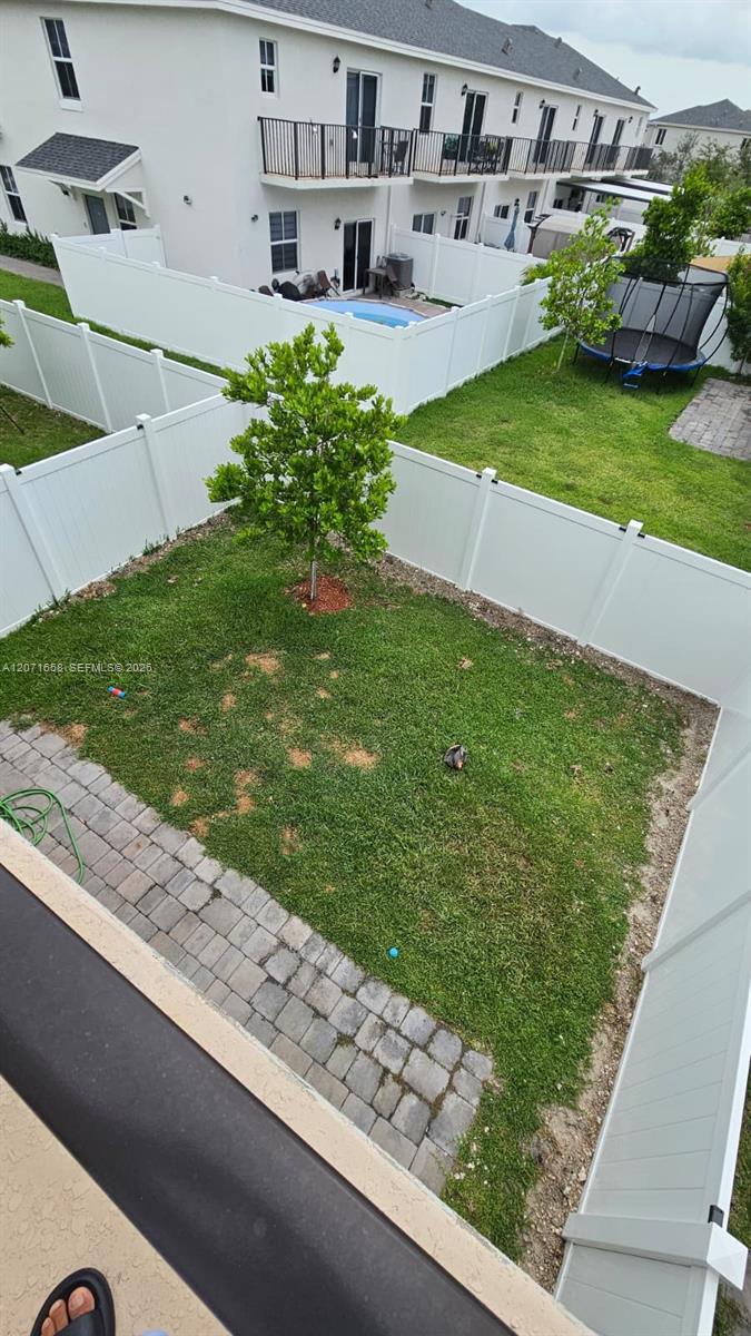 Ver detalles 1677 4 / 3 1826 sq. ft. $ 2026-08-14 0 foto