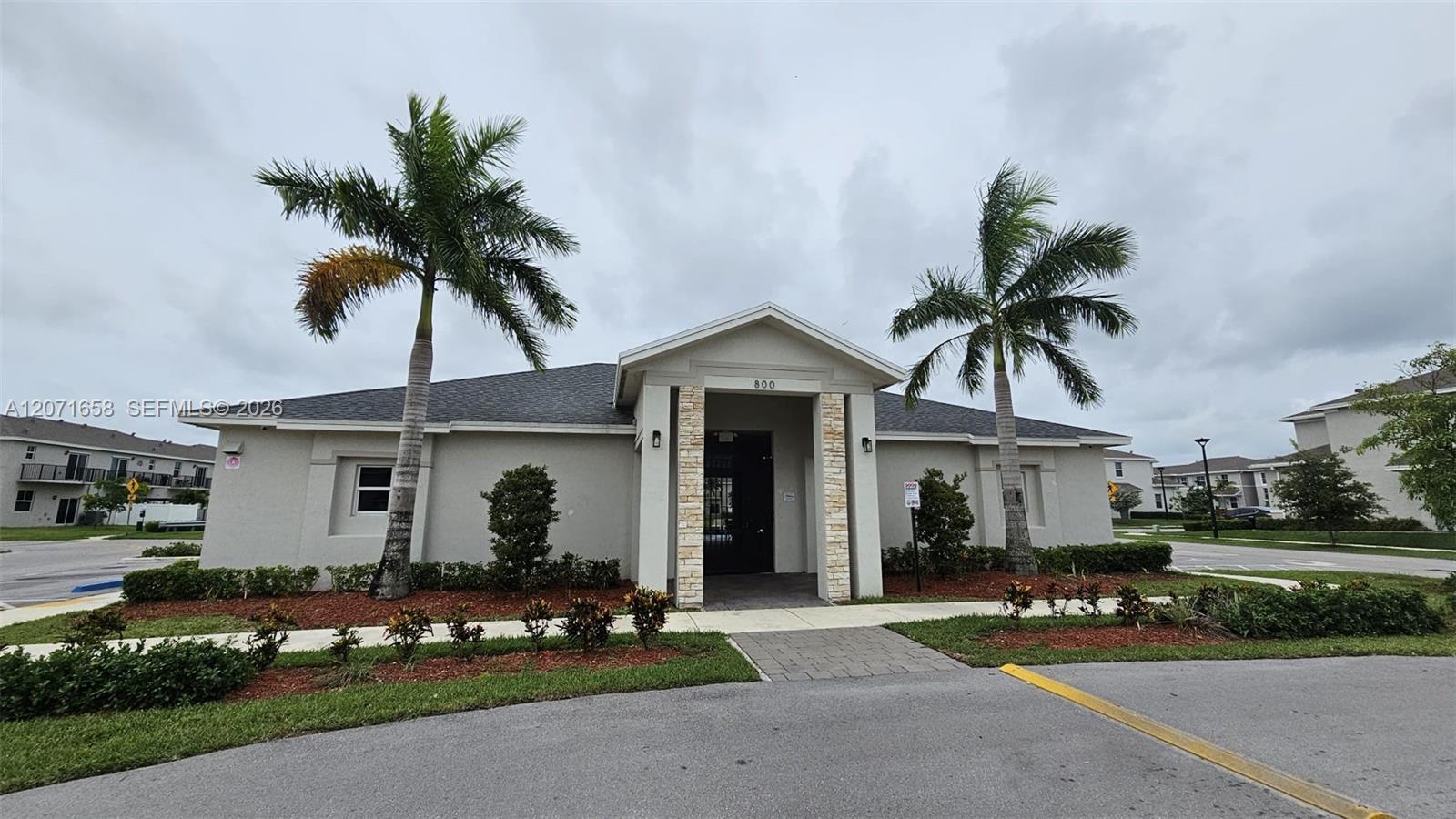 Ver detalles 1677 4 / 3 1826 sq. ft. $ 2026-08-14 0 foto